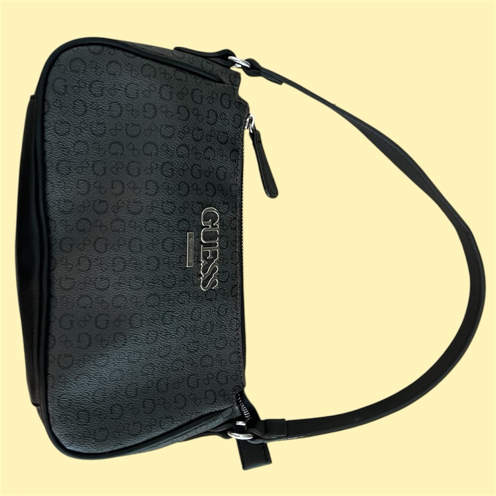 GUESS Monogram Shoulder Bag 🖤 - Picture 4 of 5